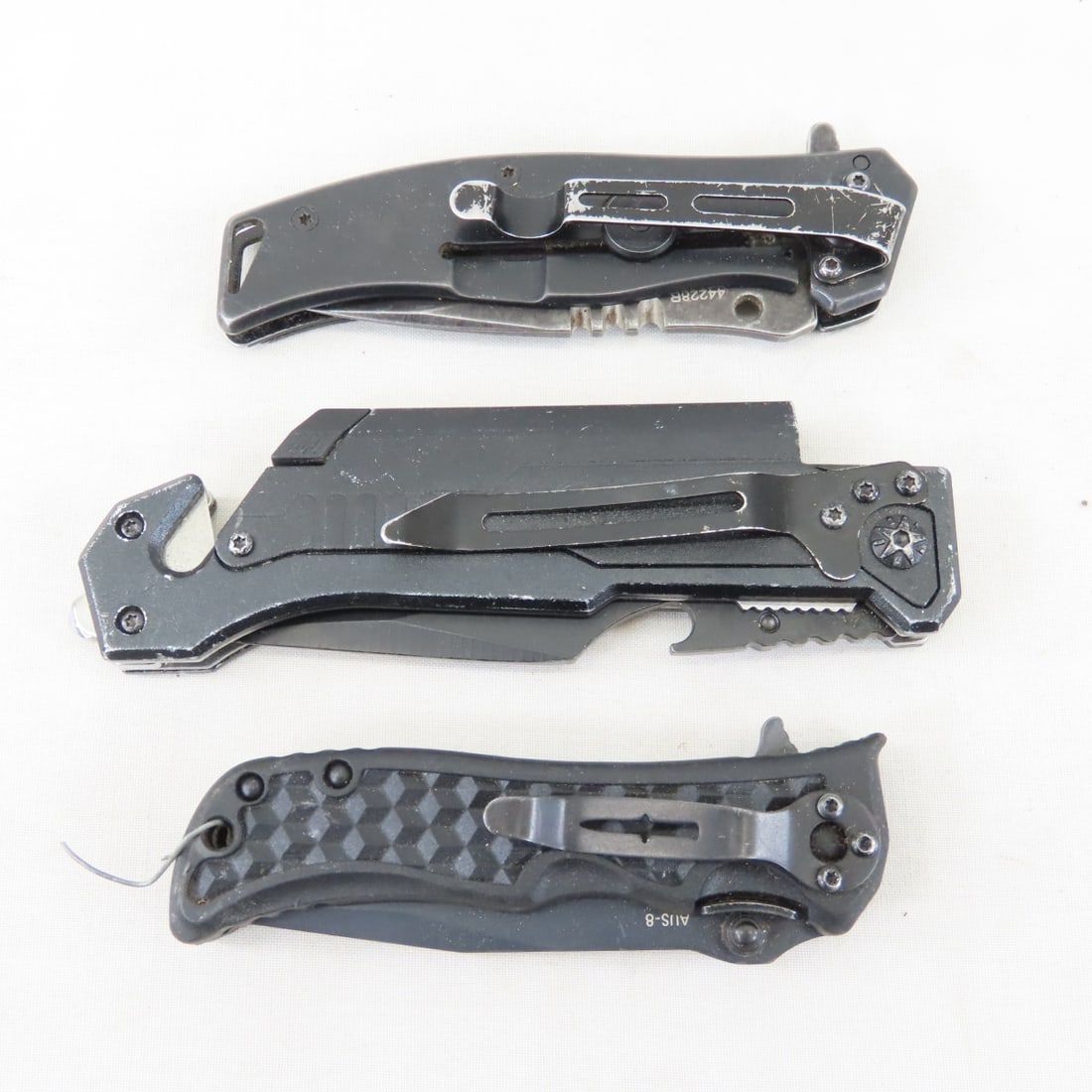 15 Pocket & Tactical Knives, Case & Others - 11