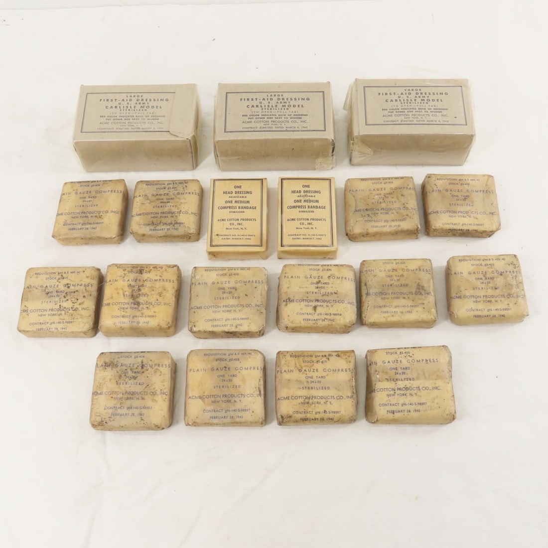 WWII US Military First Aid Field Dressings: WWII US Military First Aid Field Dressings - All Dated 1942. Lot Size: 10 x 8 x 4", 2 lbs All information and photos are intended to be as accurate as possible, but errors are possible. No item may be