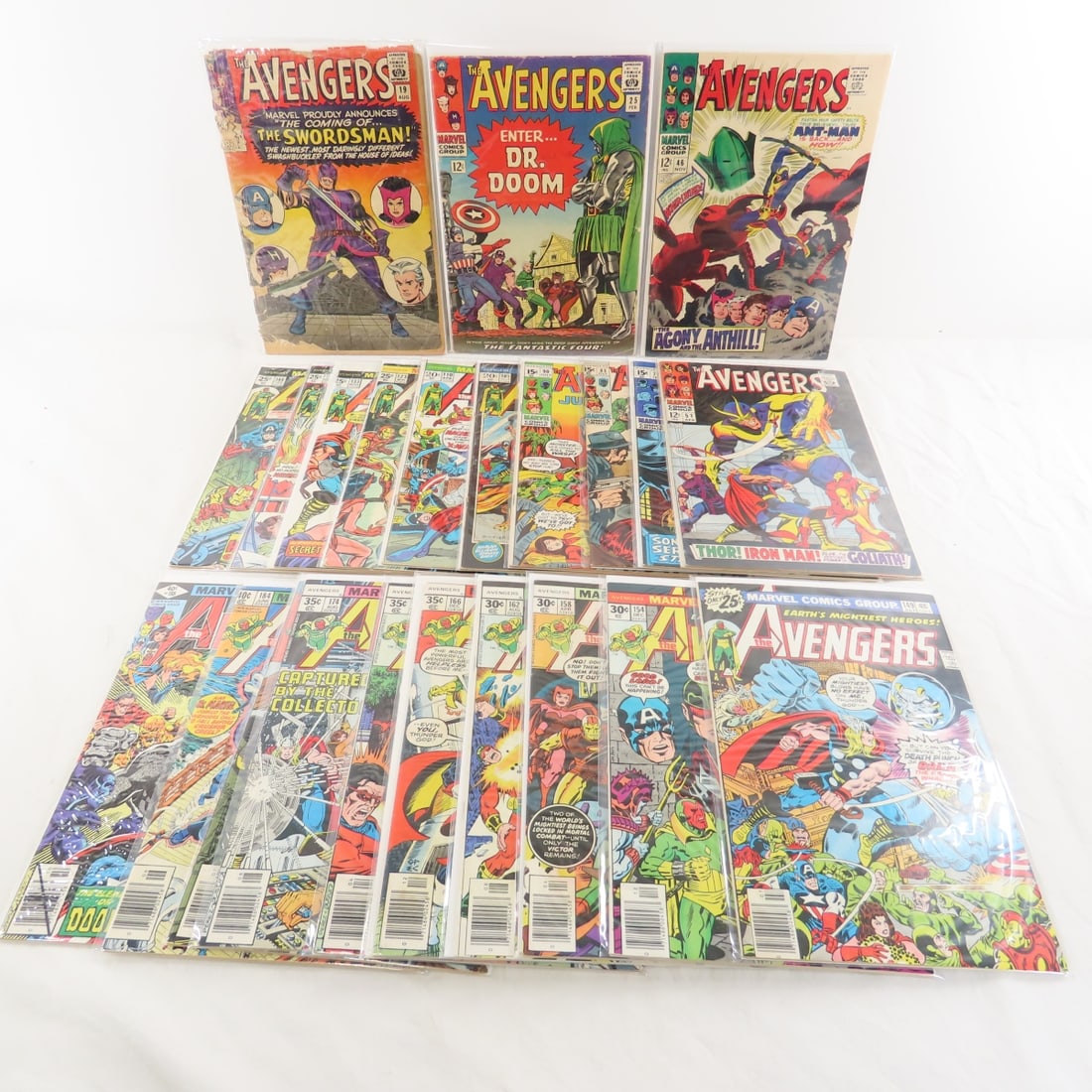 23 The Avengers Bronze Age Comics: 23 The Avengers Bronze Age Comics - LOT SIZE: 11x8x3", 3 lbsPhotos are part of description, please ask questions and read terms & conditions before bidding. 