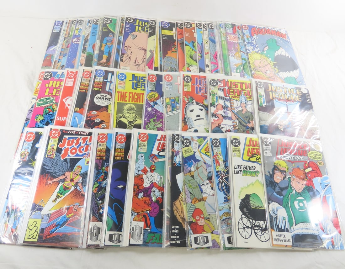 70+ Justice League Europe, America & Int DC Comics (1 of 14)