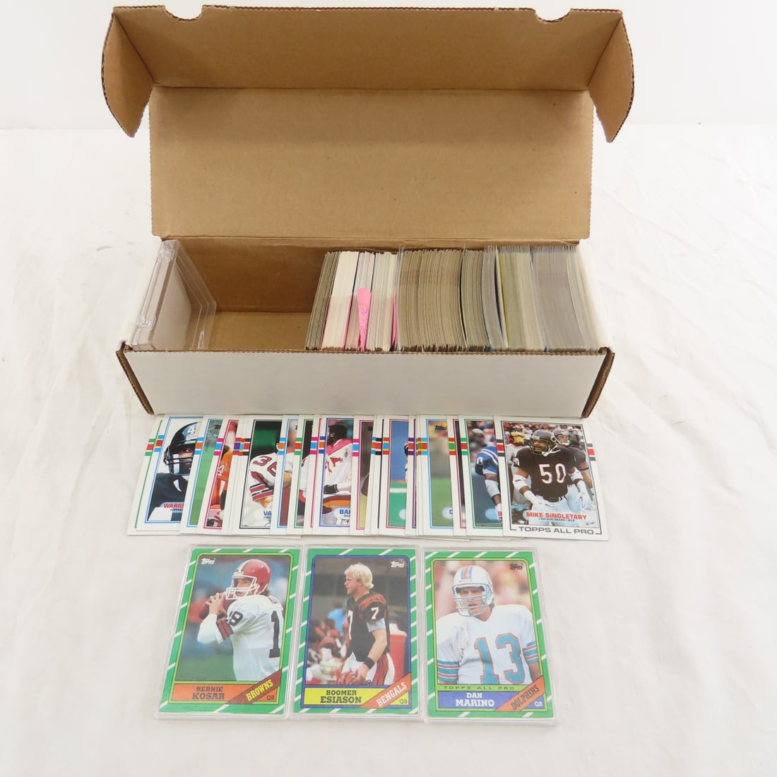 Approx 500 Mid 80's-Early 1990's Football Cards (1 of 13)