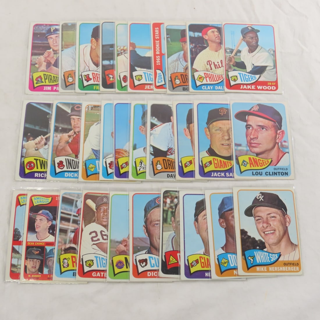 30 Sharp 1965 Topps Baseball Cards (1 of 17)