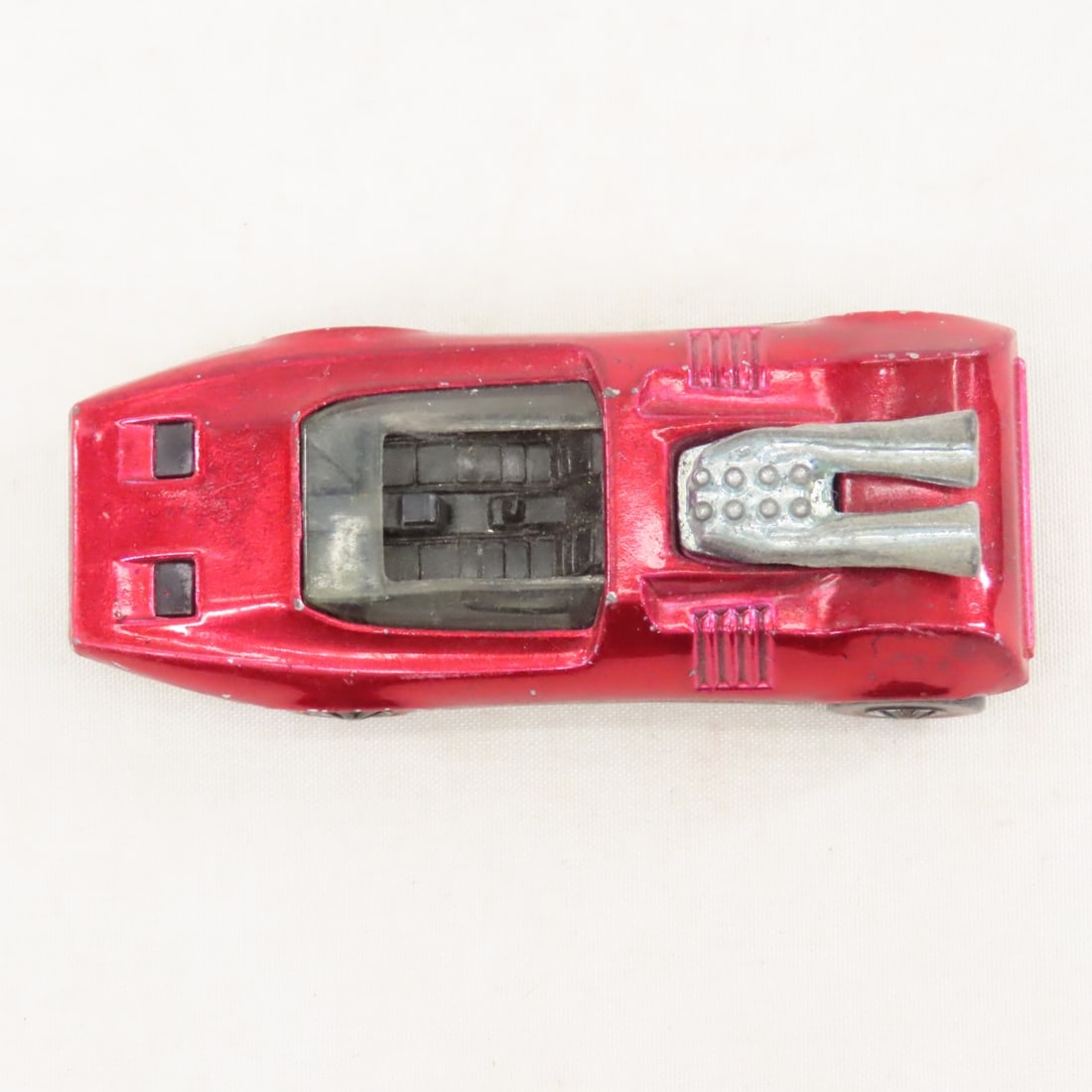 2 Red Hot Wheels Redline Peepin' Bomb & button - 17