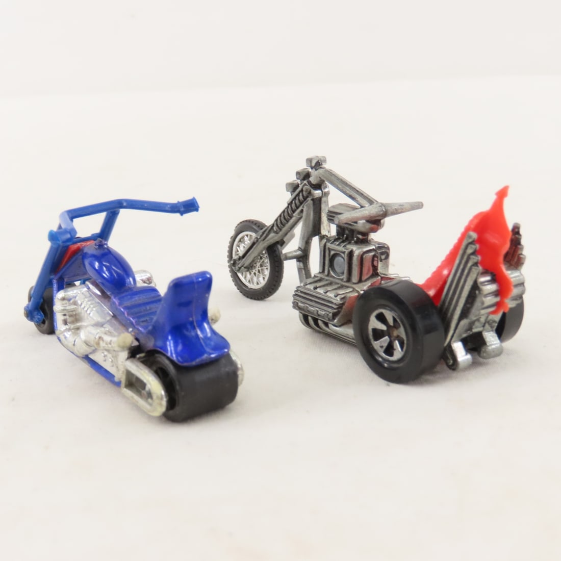 Hot Wheels RRRRumblers & Motorcycles, no riders - 9