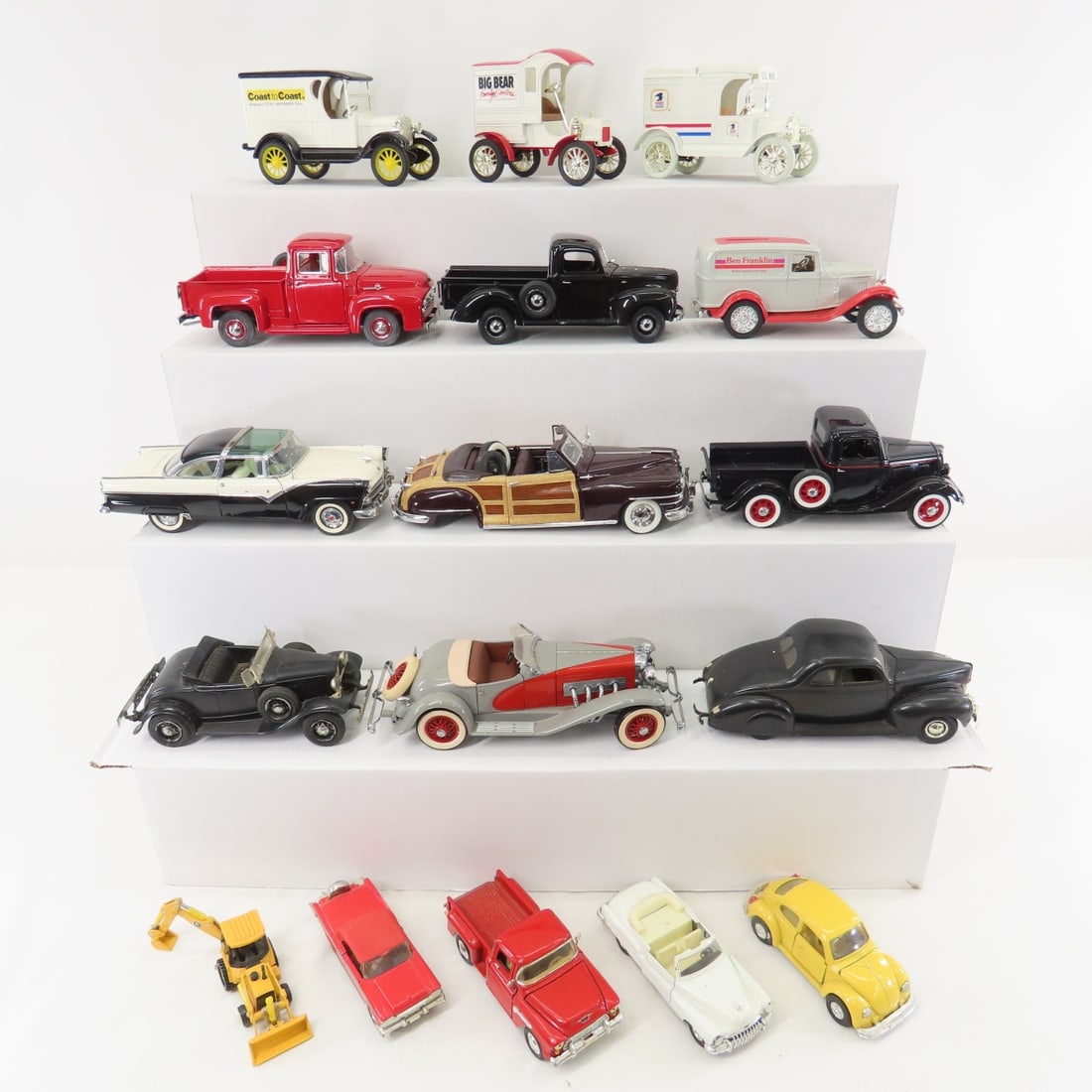 Diecast Cars & Banks, 1 plastic model (1 of 20)