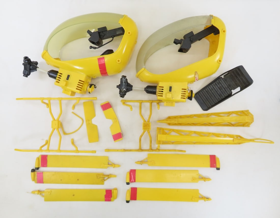 2 GI Joe Adventure Team Yellow Helicopters: 2 GI Joe Adventure Team Yellow Helicopters - 1 has repaired rotor. Lot Size 20x12x12"Photos are part of description, please ask questions and read terms & conditions before bidding. 