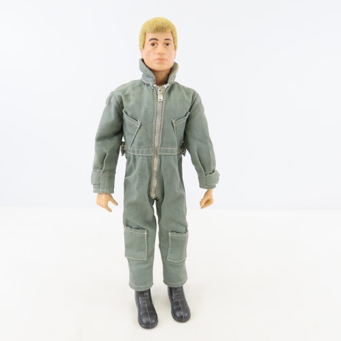 2 GI Joe Figures & Trunk with Hong Kong clothes - 2