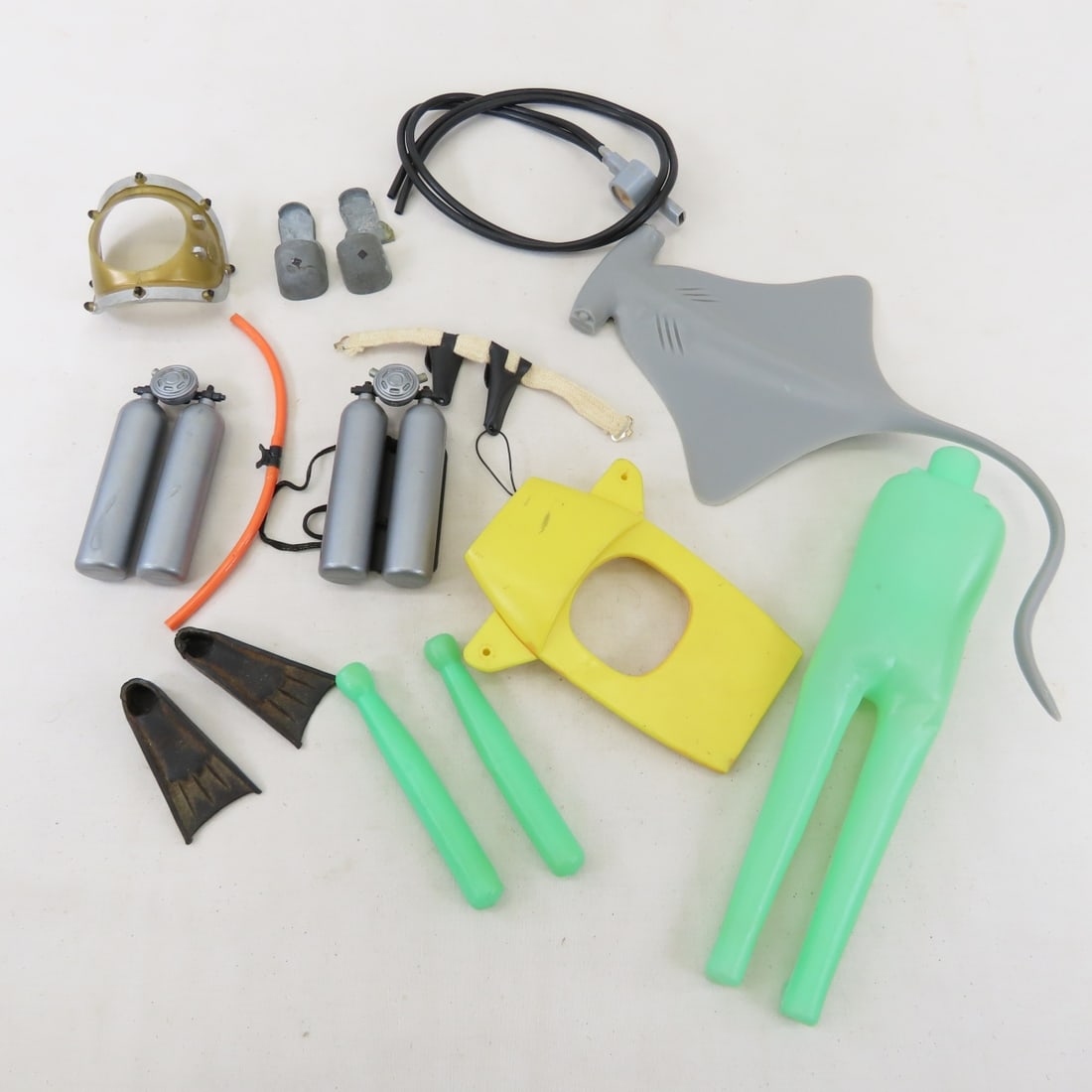 GI Joe Deep Sea Diver Mannequin & accessories: GI Joe Deep Sea Diver Mannequin & accessories - Lot Size 12x6x4" 3 LBPhotos are part of description, please ask questions and read terms & conditions before bidding.