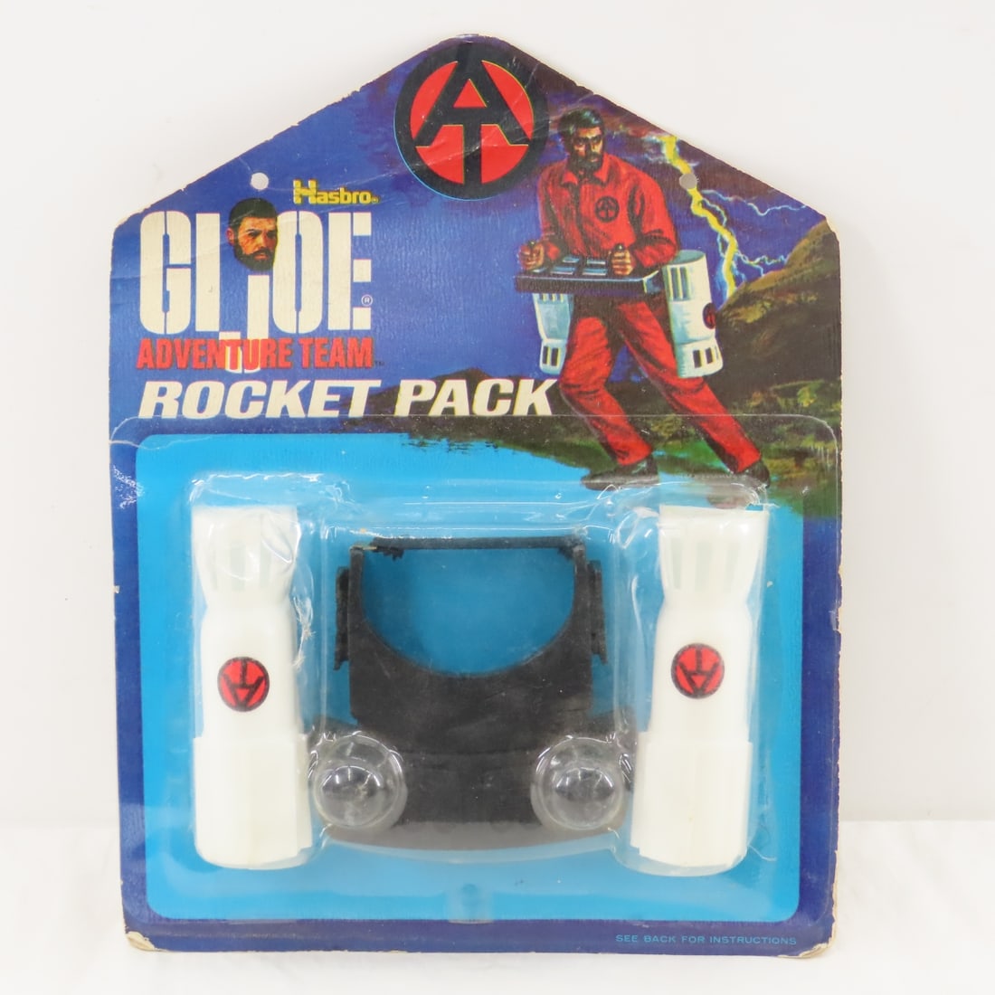 GI Joe Adventure Team Rocket Pack MOC: GI Joe Adventure Team Rocket Pack MOC - 1972 Set on original blister pack card, some dings and bends. Lot Size 10x8x3" 1 LBPhotos are part of description, please ask questions and read terms &