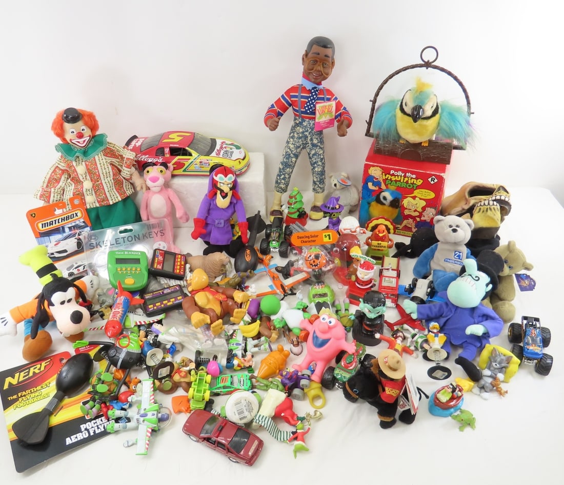 Collection of misc small toy figures, cars, & more (1 of 10)