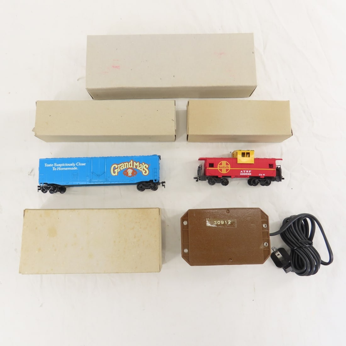 Lifelike Campbell's & Bachmann's Grandma's Trains - 13