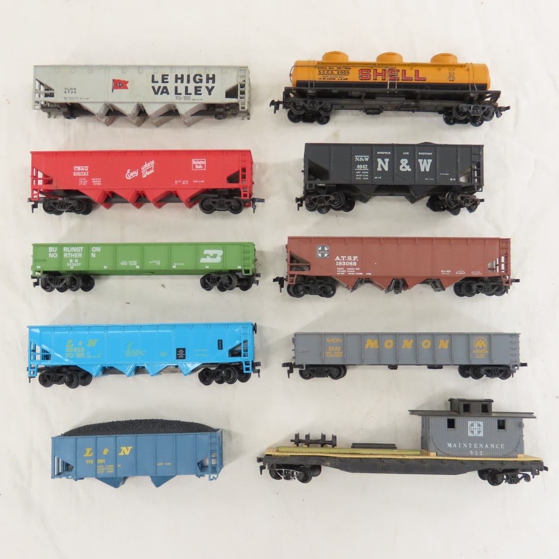 Cape Central HO Diesel & Dummy w/30+ Freight Cars - 13