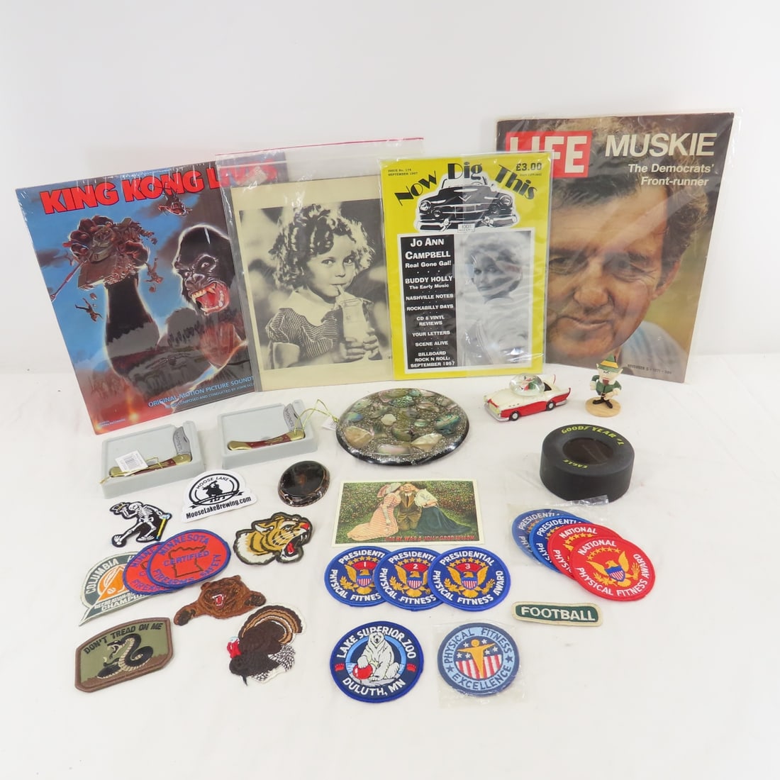 Pocket Knives, Patches, Magazines and More (1 of 16)