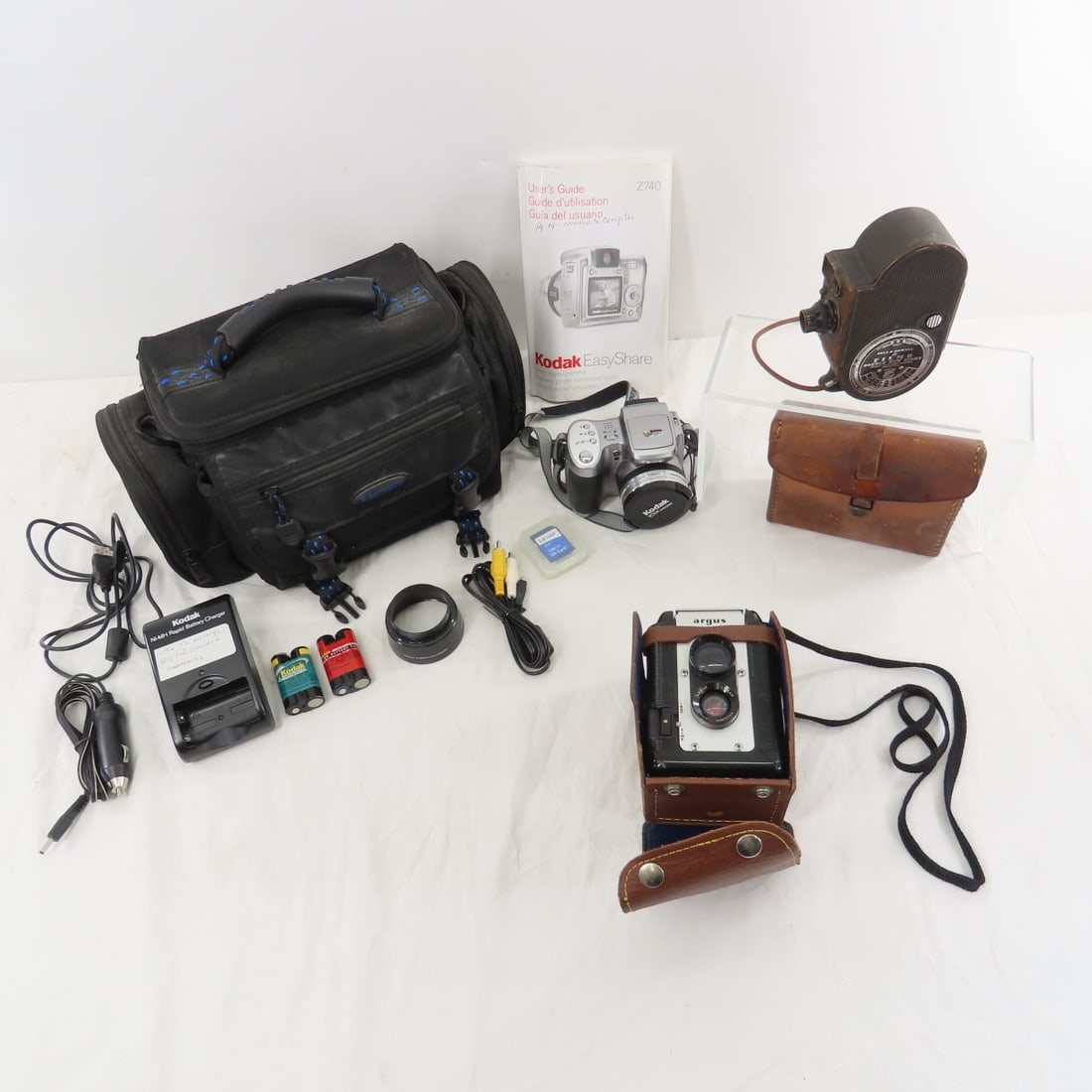 Bell & Howell Film O, Argus Lumar & Kodak Cameras (1 of 18)