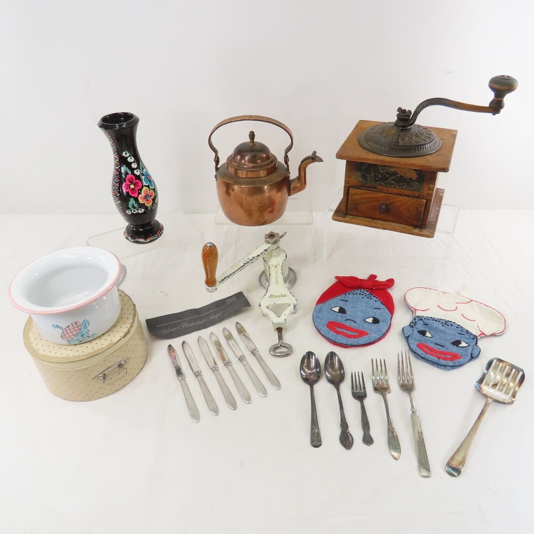 Vintage Coffee & Nut/Spice Grinders, Copper Teapot (1 of 20)