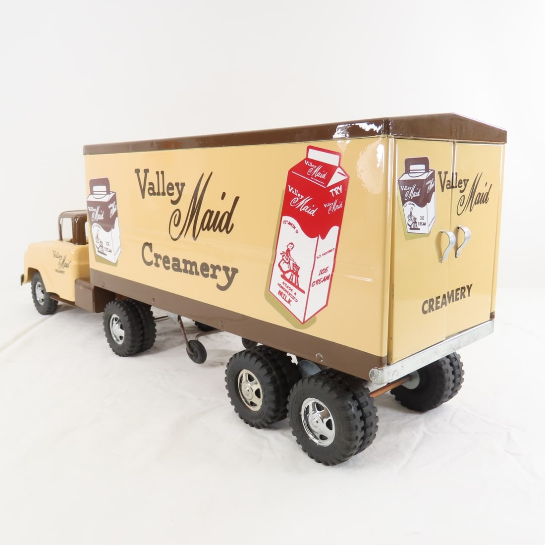 Custom Tonka Valley Maid Creamery Truck & Trailer - 3