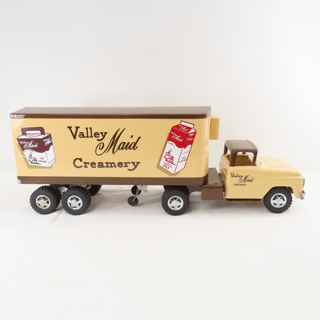 Custom Tonka Valley Maid Creamery Truck & Trailer - 6