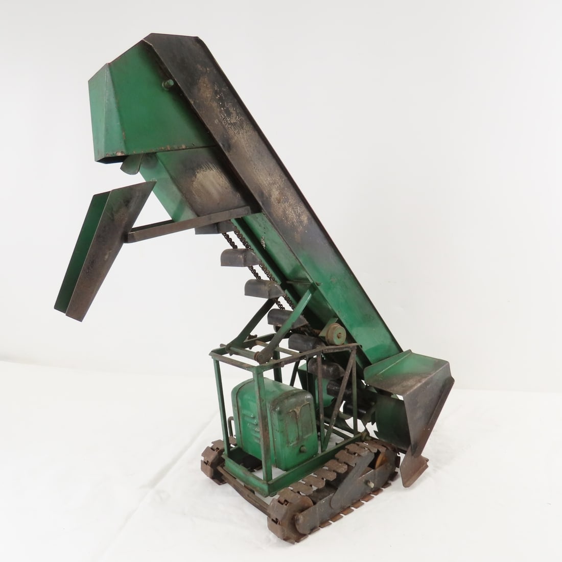 1950's Doepke Model Toys Barber Greene Sand Loader - 4