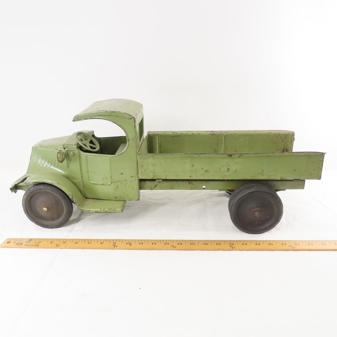 1930's Pressed Steel Steelcraft C Cab Mack Truck - 2