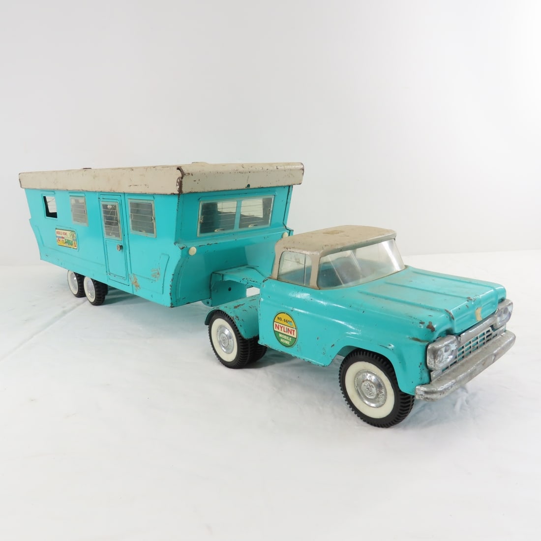 1960's Nylint No. 6600 Turquoise Mobile Home - 7
