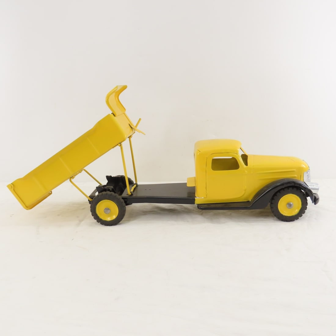 1940's Buddy L Farm Supplies Dump Truck Restored - 7