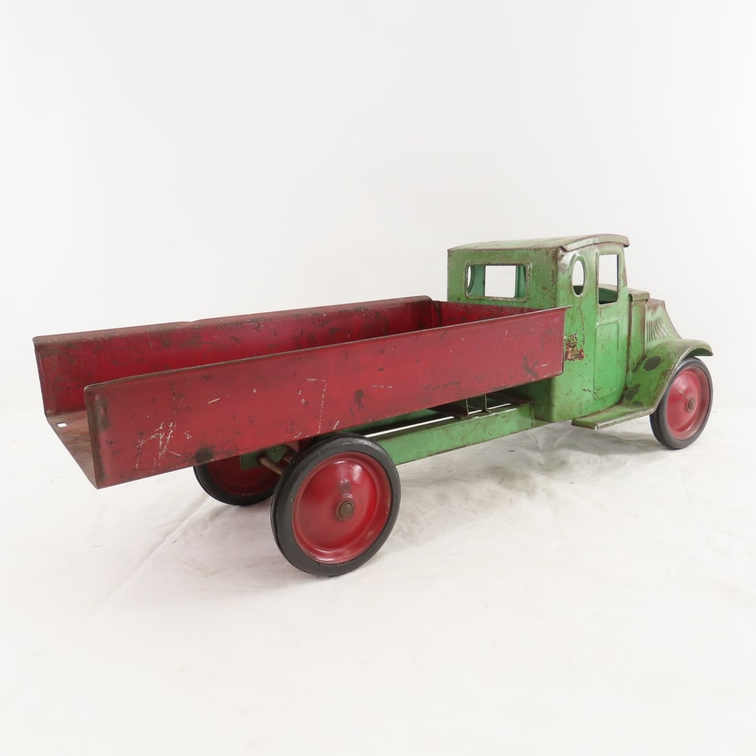 1930's Pressed Steel Steelcraft Mack Dump Truck - 5