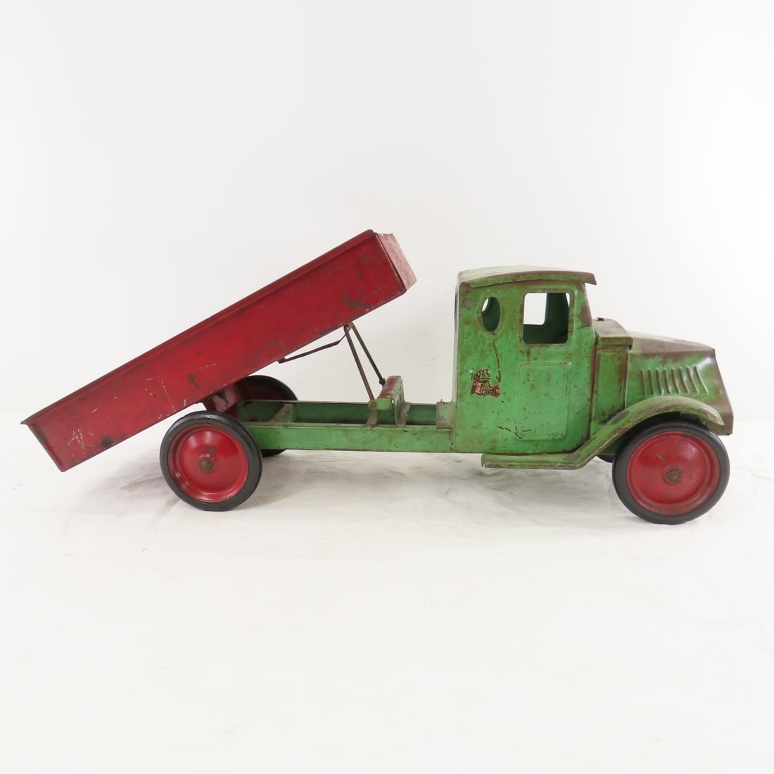 1930's Pressed Steel Steelcraft Mack Dump Truck - 7