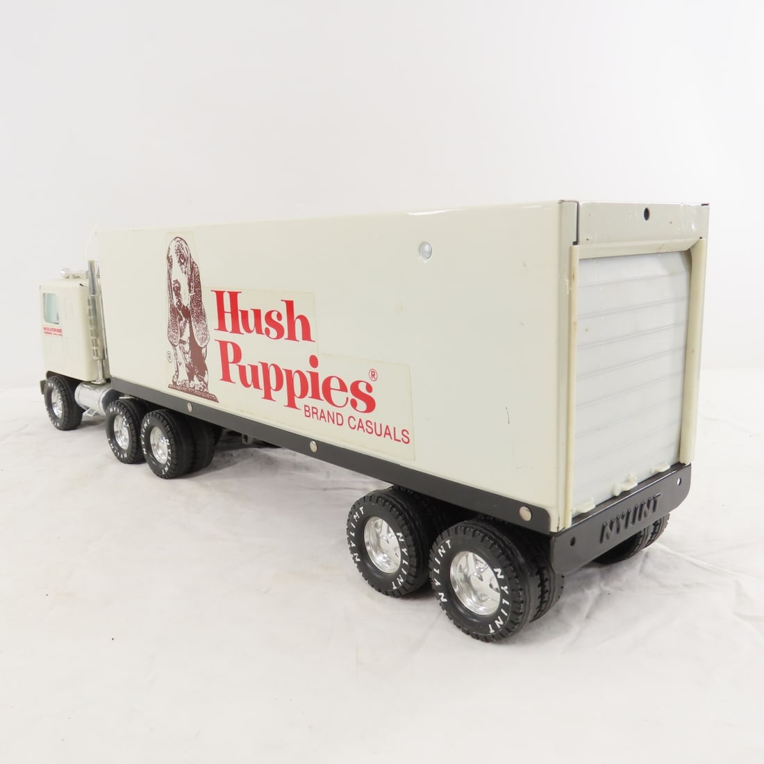 Nylint Steel Hush Puppies Truck & Trailer - 3