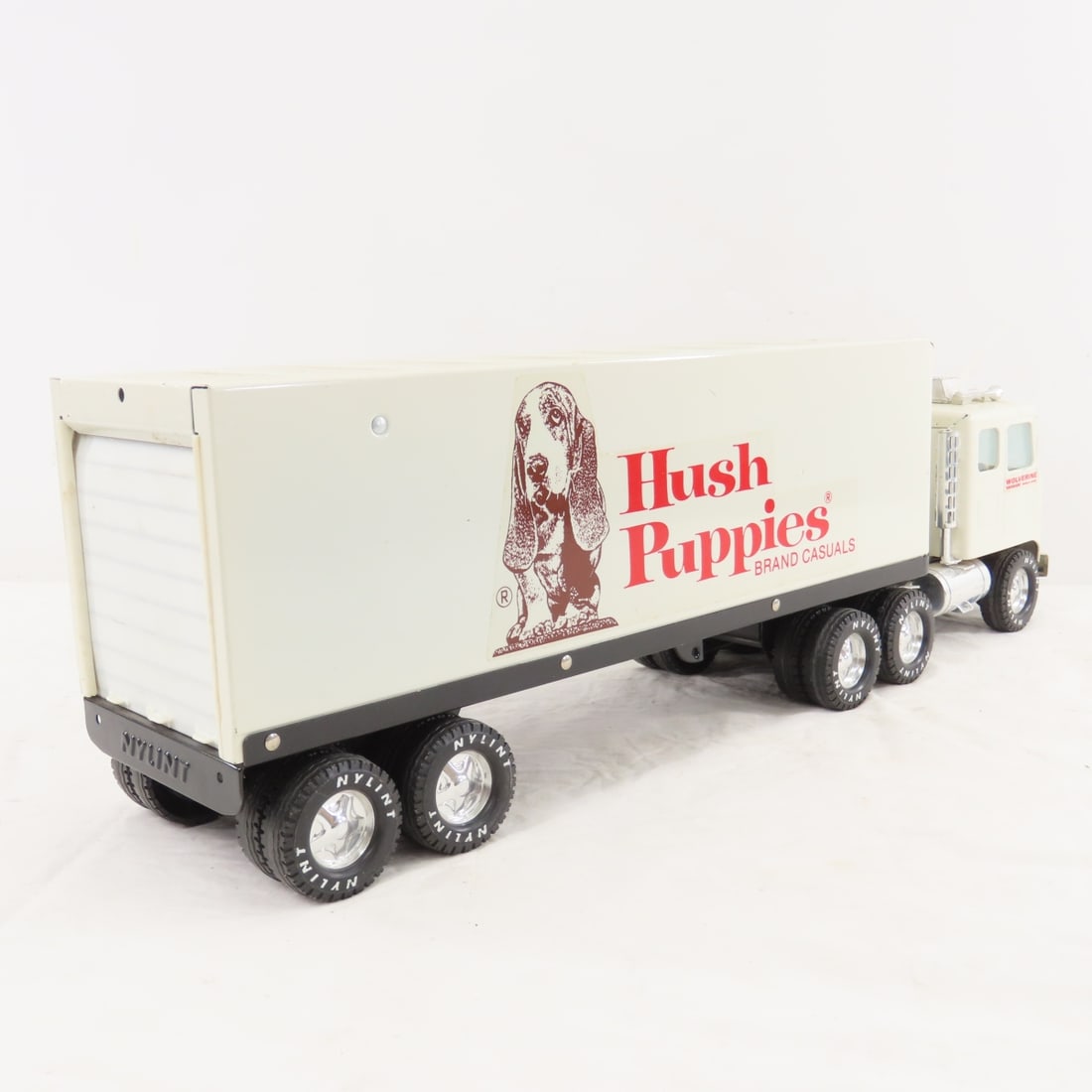 Nylint Steel Hush Puppies Truck & Trailer - 5