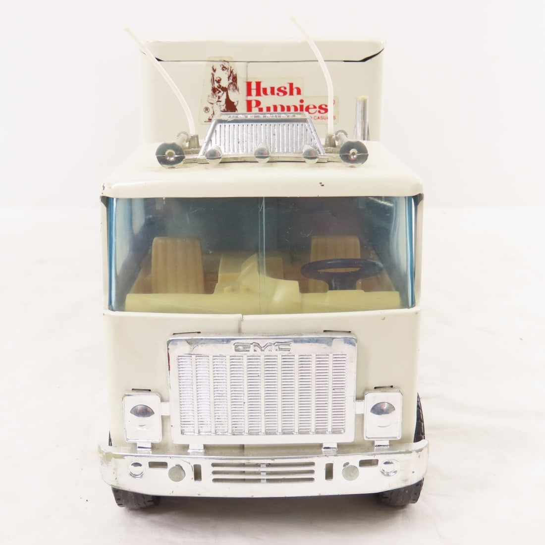 Nylint Steel Hush Puppies Truck & Trailer - 8