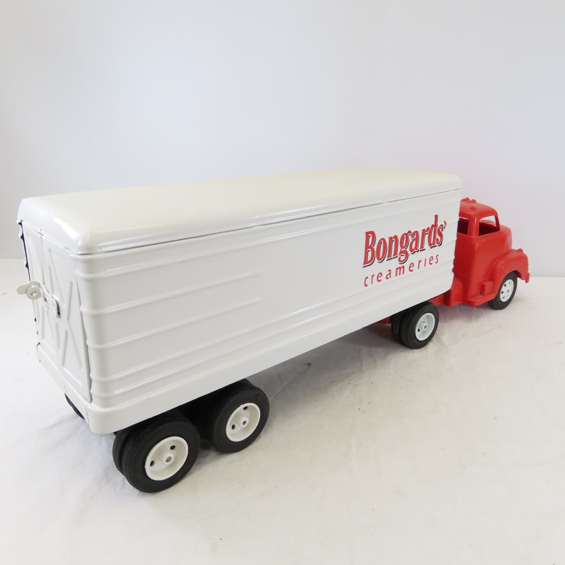 MARX Truck & Bongards' Creameries Trailer Restored - 5