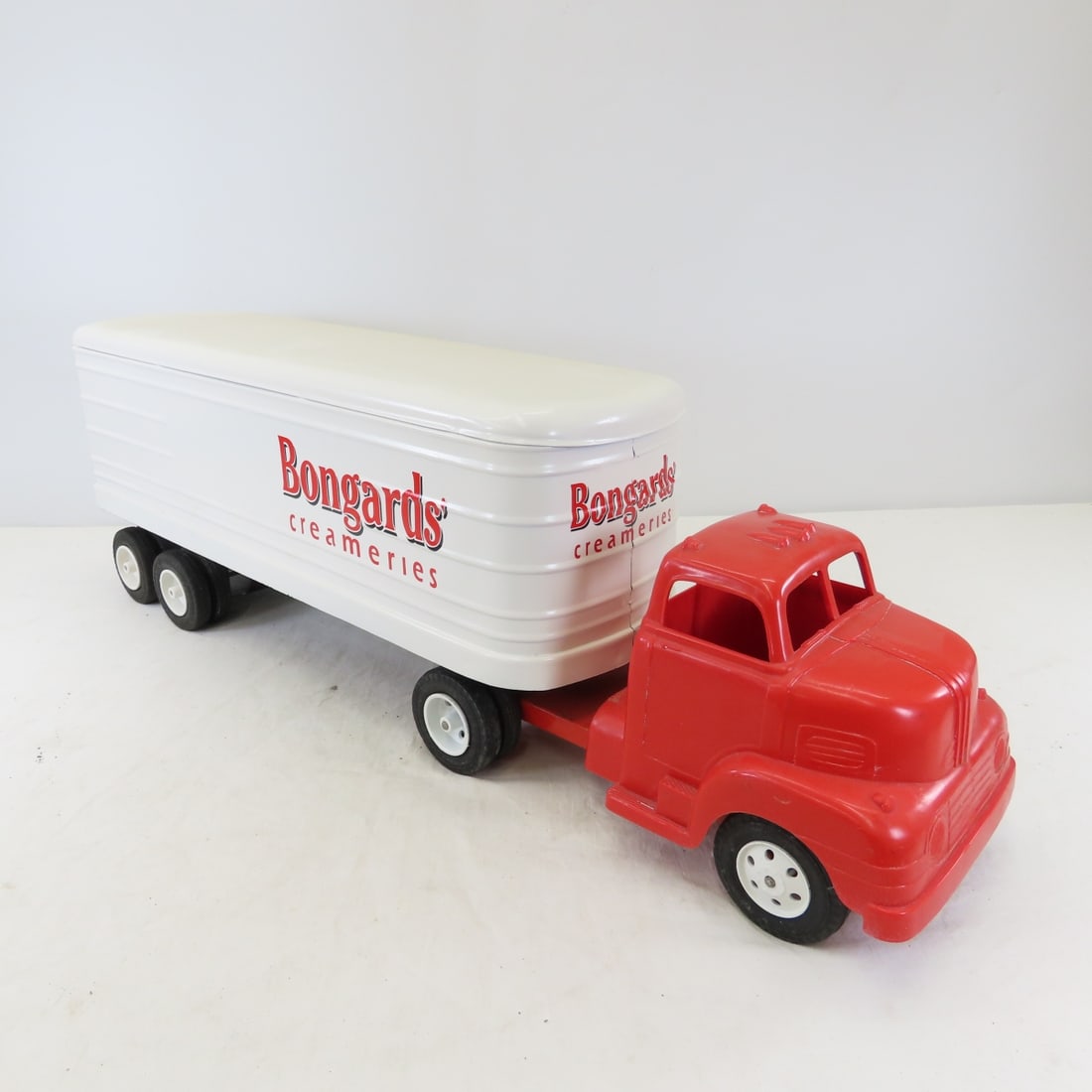 MARX Truck & Bongards' Creameries Trailer Restored - 7