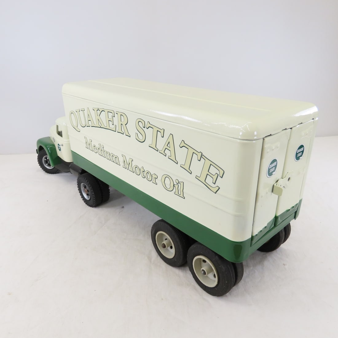 Custom Int'l R-190 Truck & Quaker State Trailer - 3