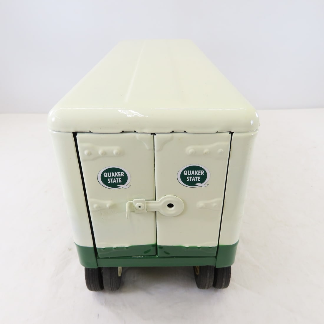 Custom Int'l R-190 Truck & Quaker State Trailer - 4