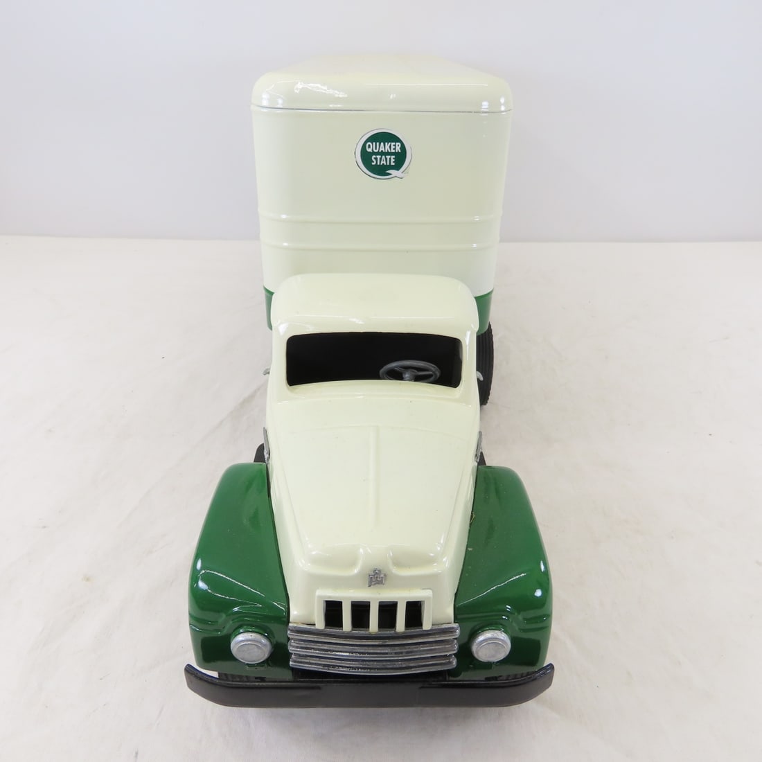 Custom Int'l R-190 Truck & Quaker State Trailer - 8