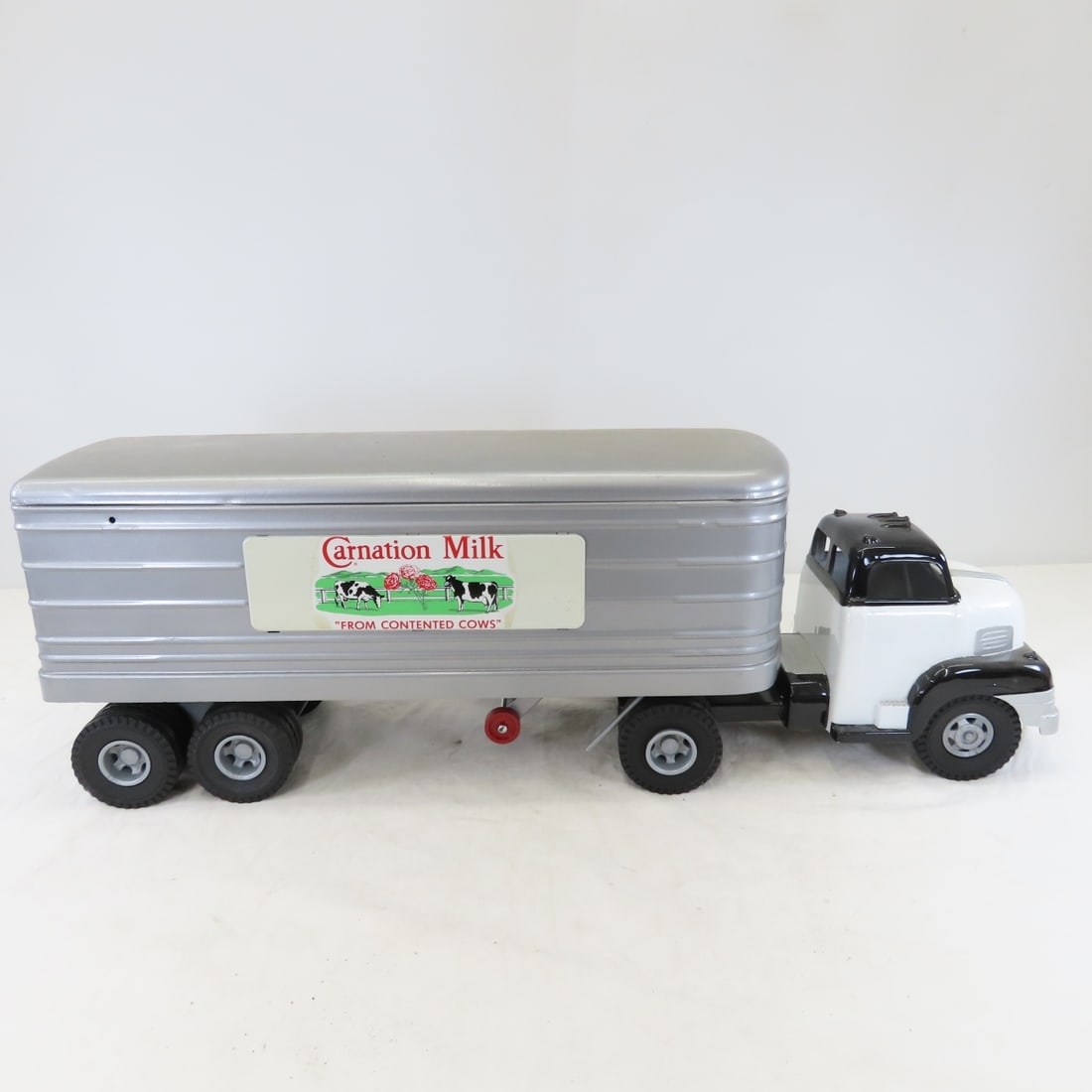 MARX Truck & Carnation Milk MARX Trailer Restored - 6