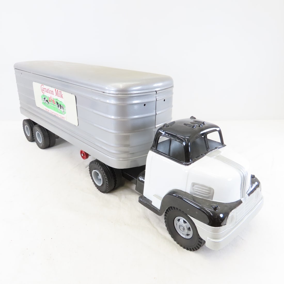 MARX Truck & Carnation Milk MARX Trailer Restored - 7
