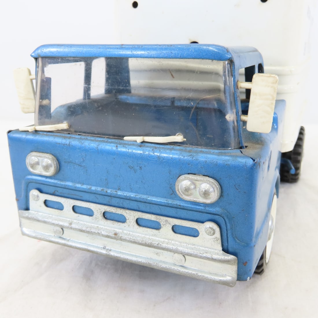 1960's Structo American Airlines Sky Chef Truck - 16