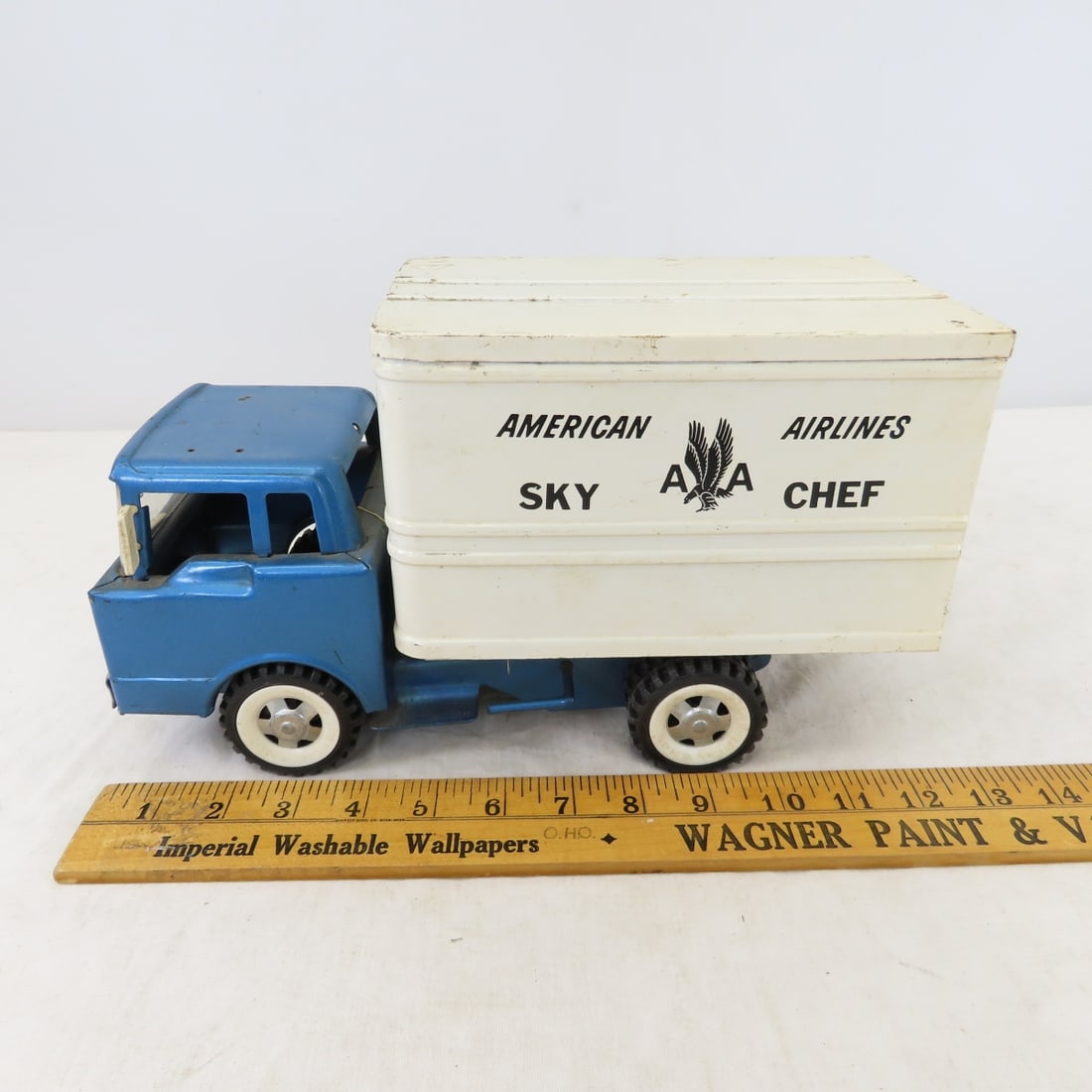 1960's Structo American Airlines Sky Chef Truck - 2