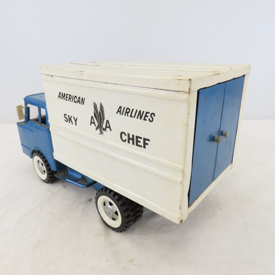 1960's Structo American Airlines Sky Chef Truck - 3