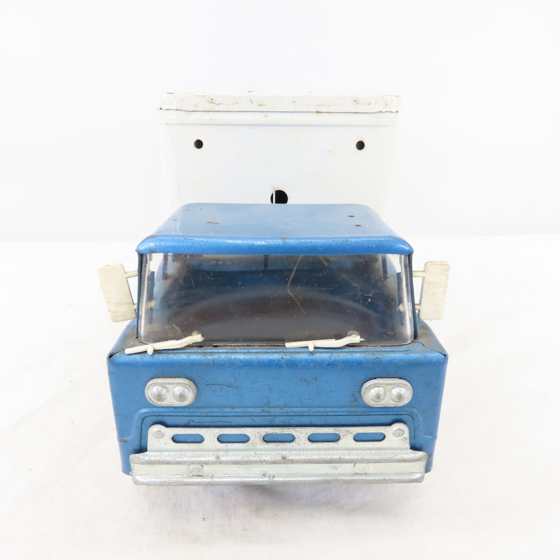 1960's Structo American Airlines Sky Chef Truck - 8