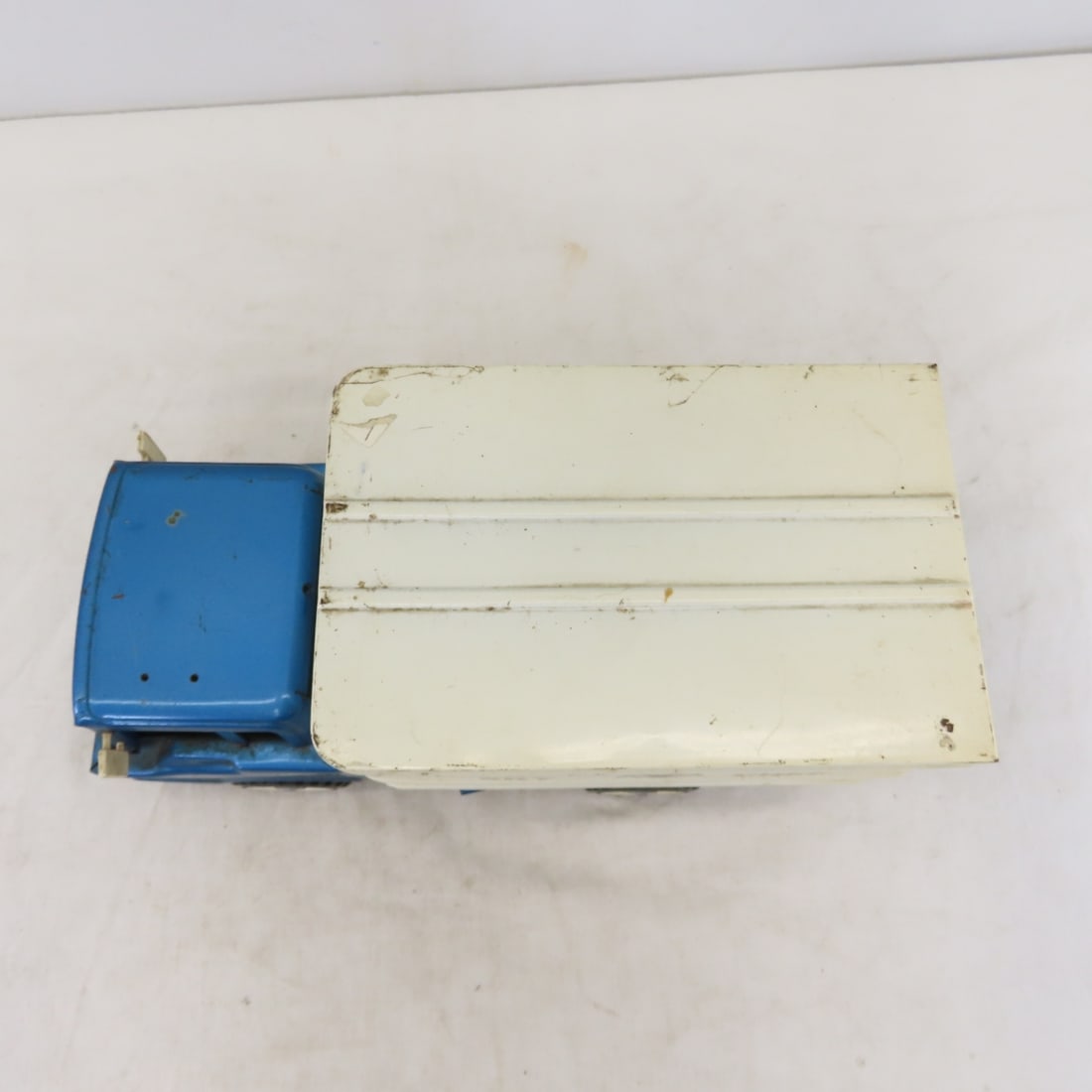 1960's Structo American Airlines Sky Chef Truck - 9