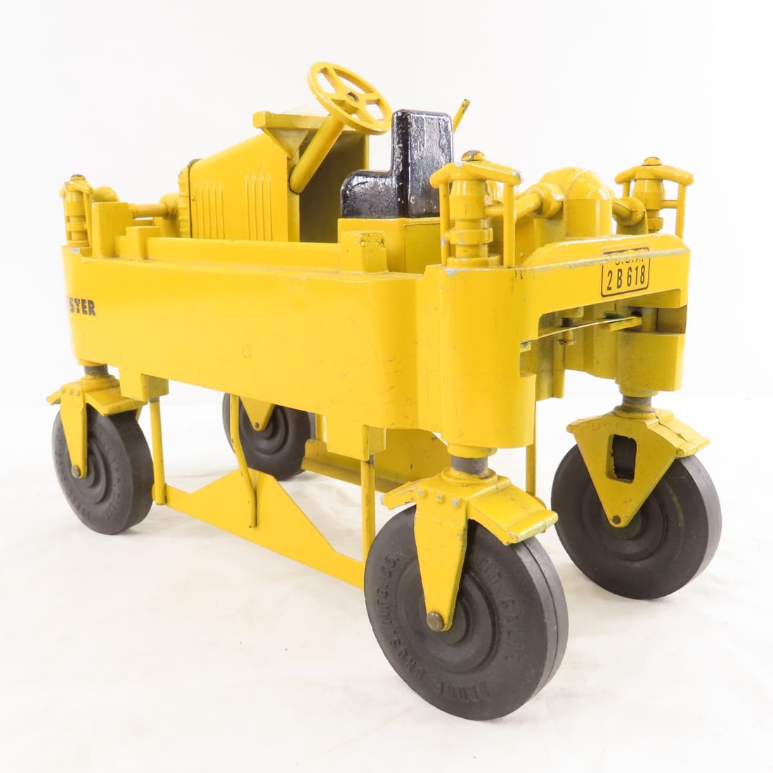 1950's Druge Hyster Straddle Lumber Hauler - 3
