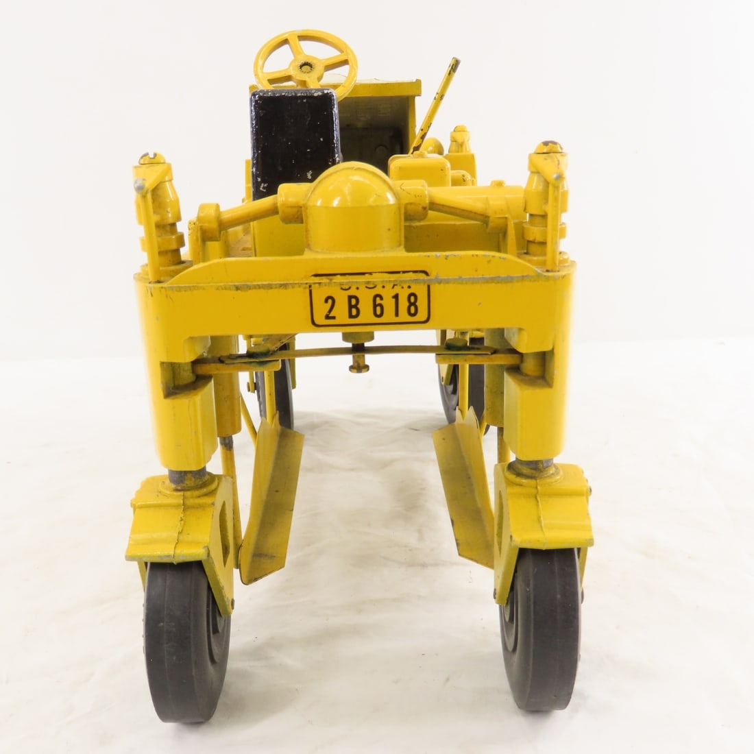 1950's Druge Hyster Straddle Lumber Hauler - 4