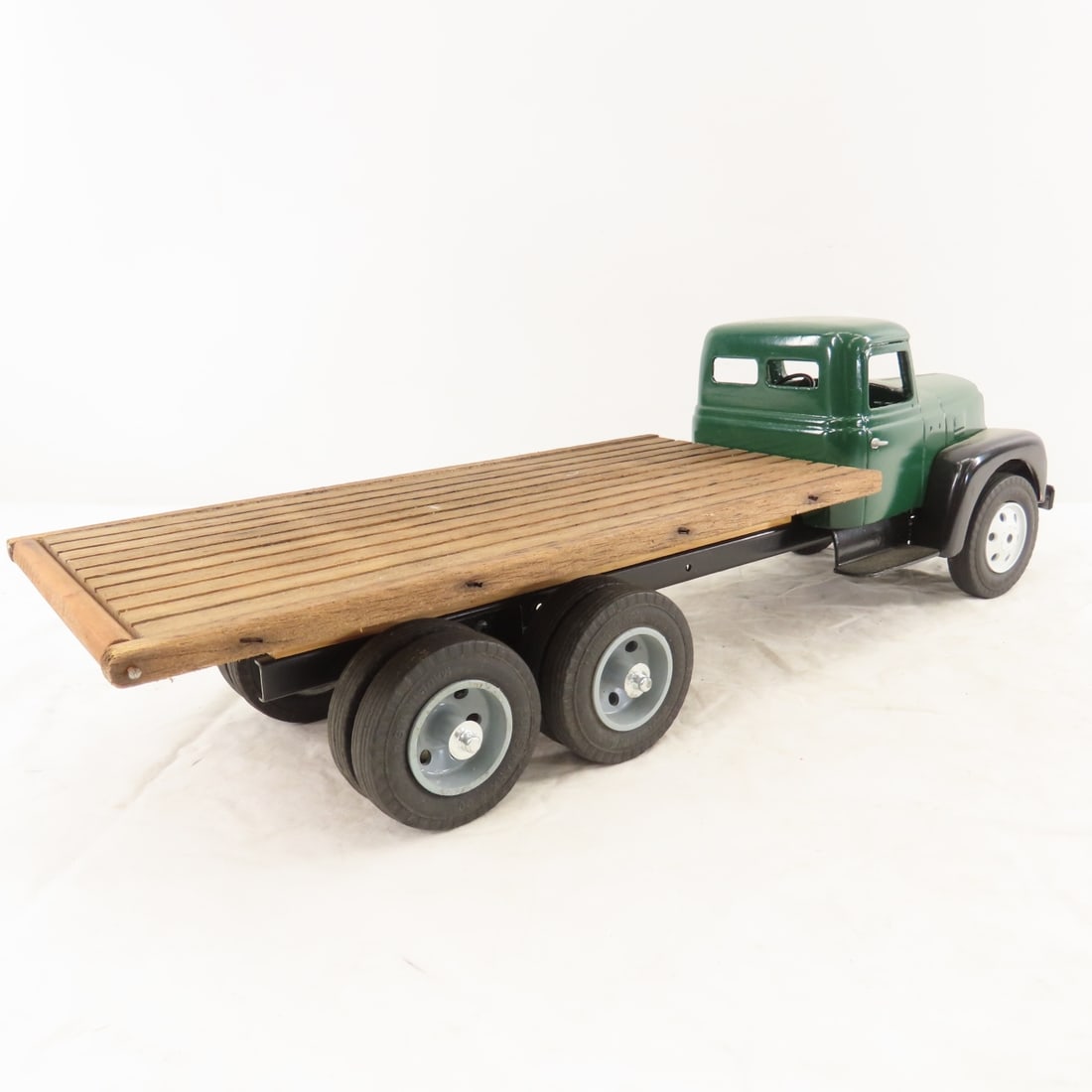 Tonka Cattle Hauler and Custom R-190 Flatbed - 18