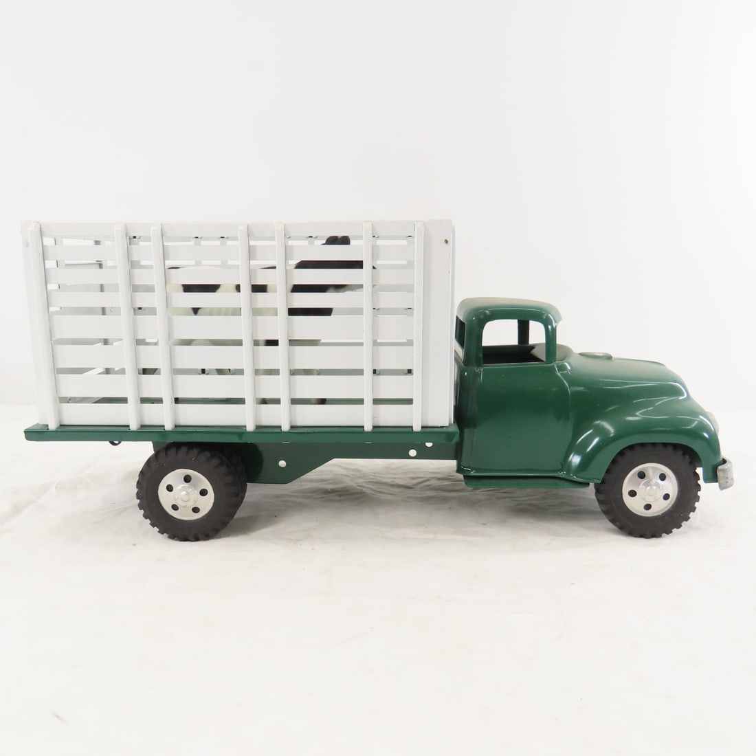 Tonka Cattle Hauler and Custom R-190 Flatbed - 7