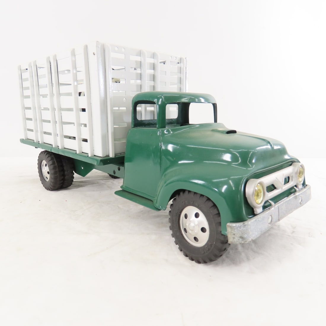 Tonka Cattle Hauler and Custom R-190 Flatbed - 8