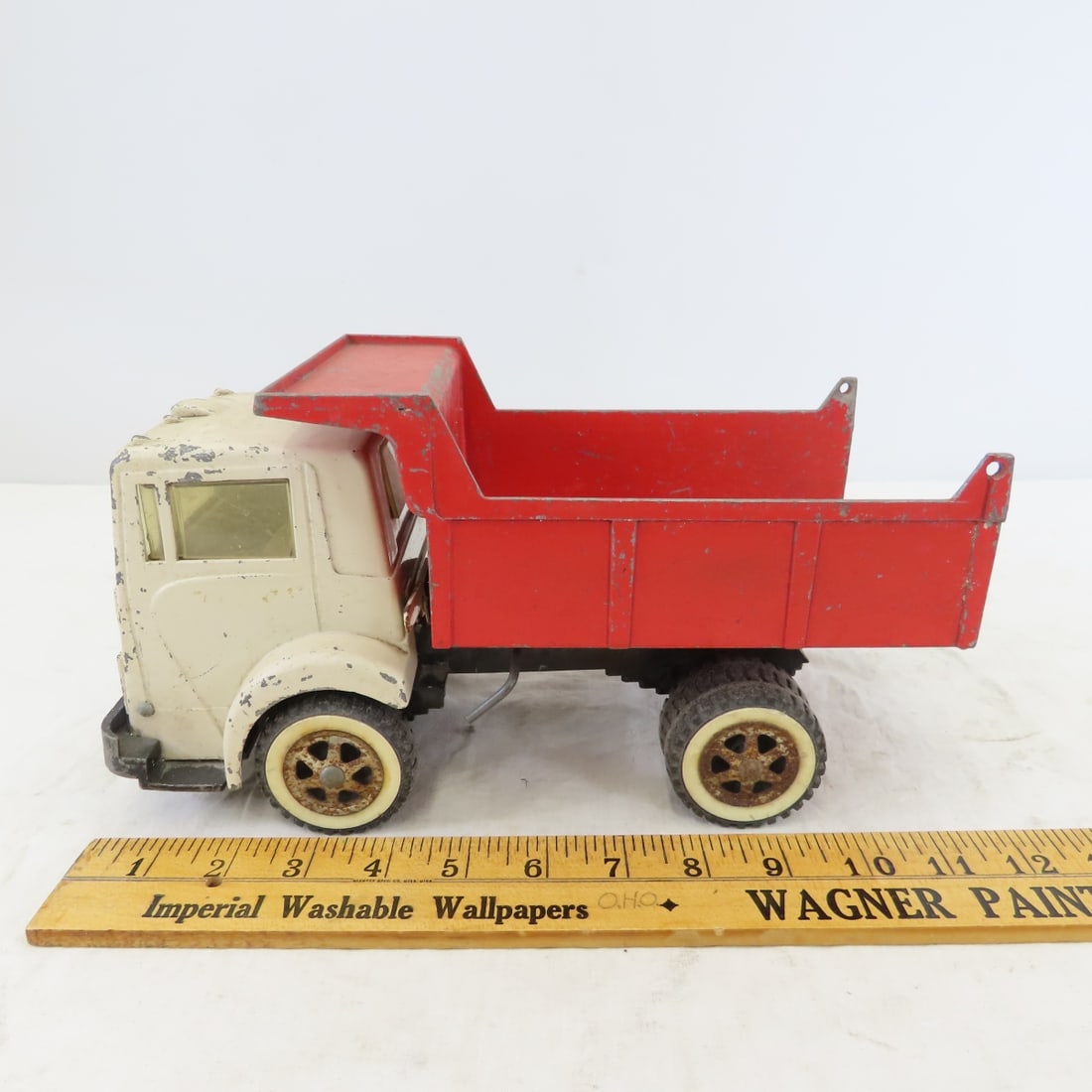 Original ERTL White COE Hydraulic Dump Truck - 2