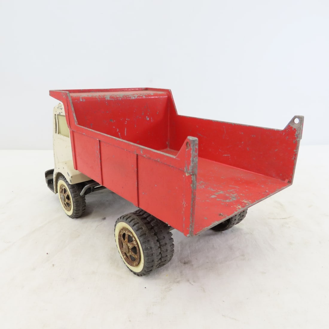 Original ERTL White COE Hydraulic Dump Truck - 3