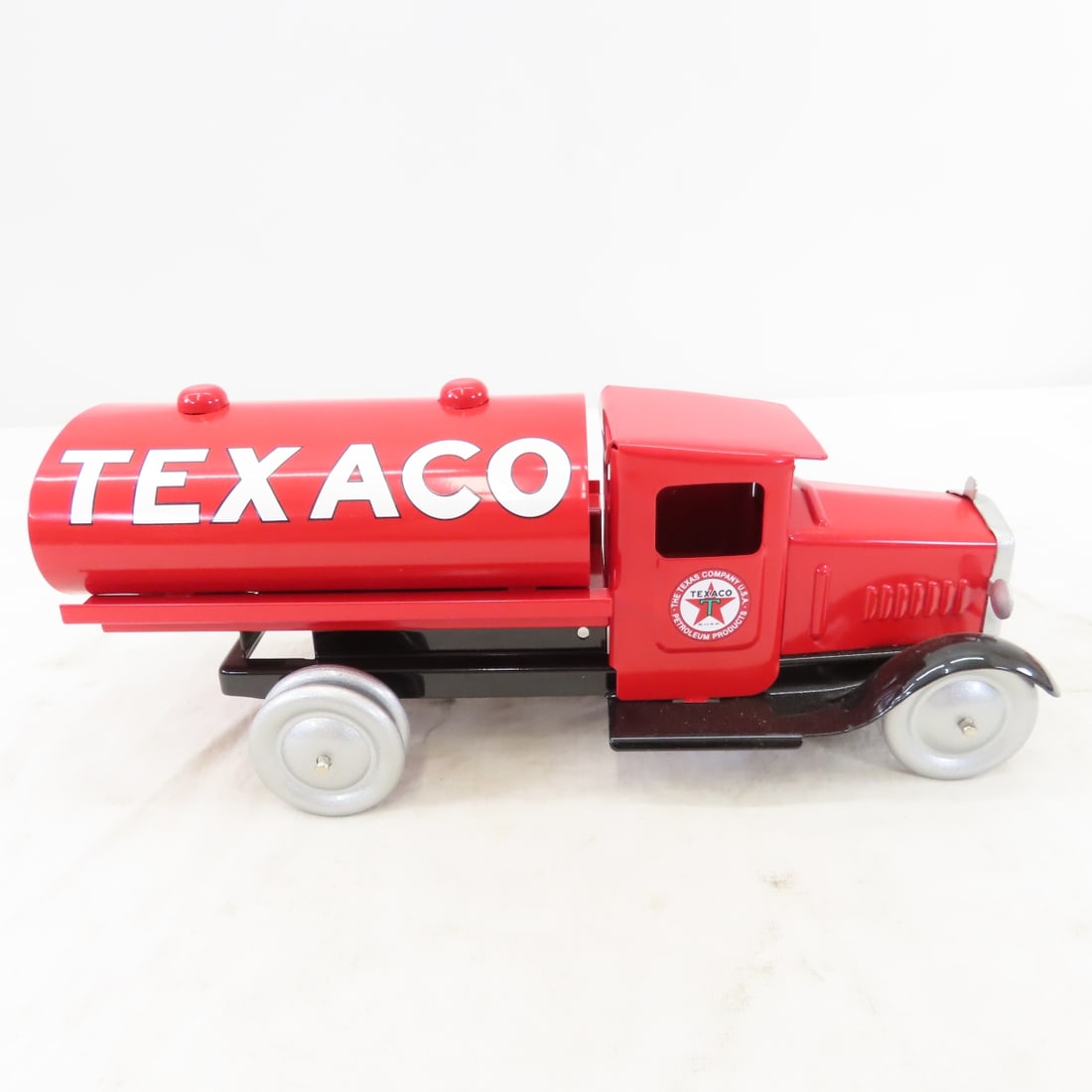 3 SpecCast Tanker Trucks- Shell, Texaco & Shamrock - 7